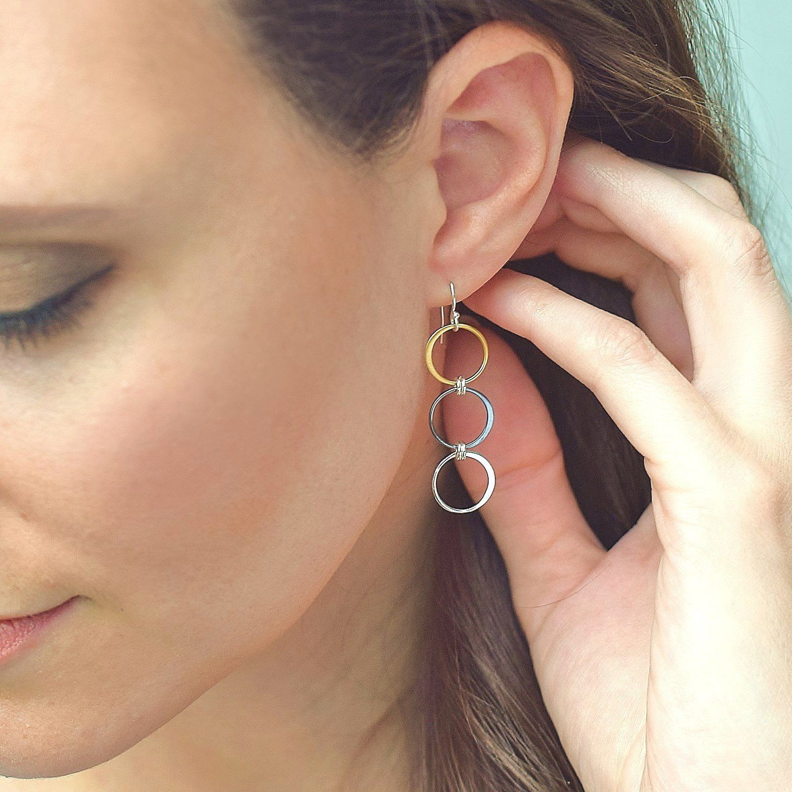 Silver hoop earrings for women in blackened silver and vermeil